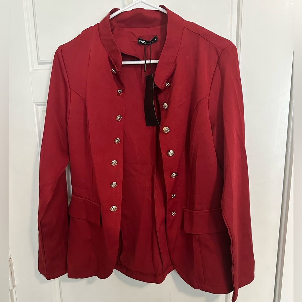 Em’s Blazer Closet bonus black top with